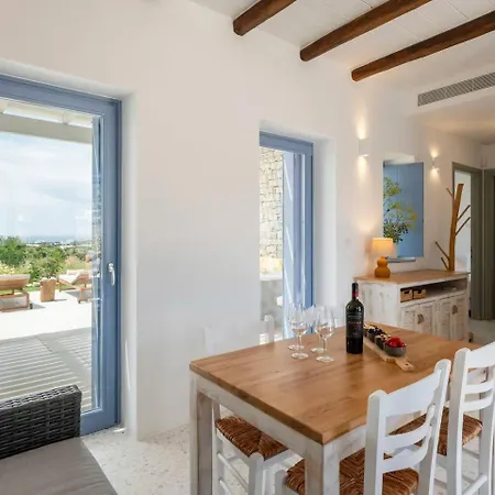 Vila Yalazios House 1 - Shared Pool *